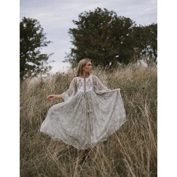 DAUGHTERS OF INDIA Diya Midi Dress in Pistacho Green Size XS - Picture 4 of 16